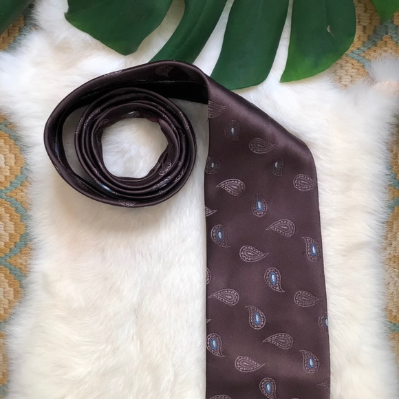 Paisley Patterned Botany 500 Men’s Necktie - Picture 2 of 8